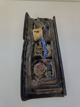 píloto trasero derecho Nissan Terrano 1