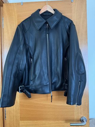 Cazadora Zara polipiel negra