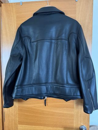 Cazadora Zara polipiel negra