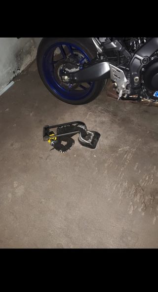 Alquilo plaza de garaje para MOTO