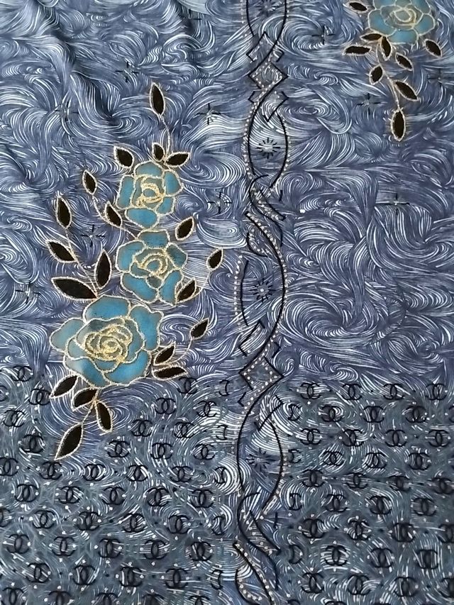 Camiseta azul estampada manga corta