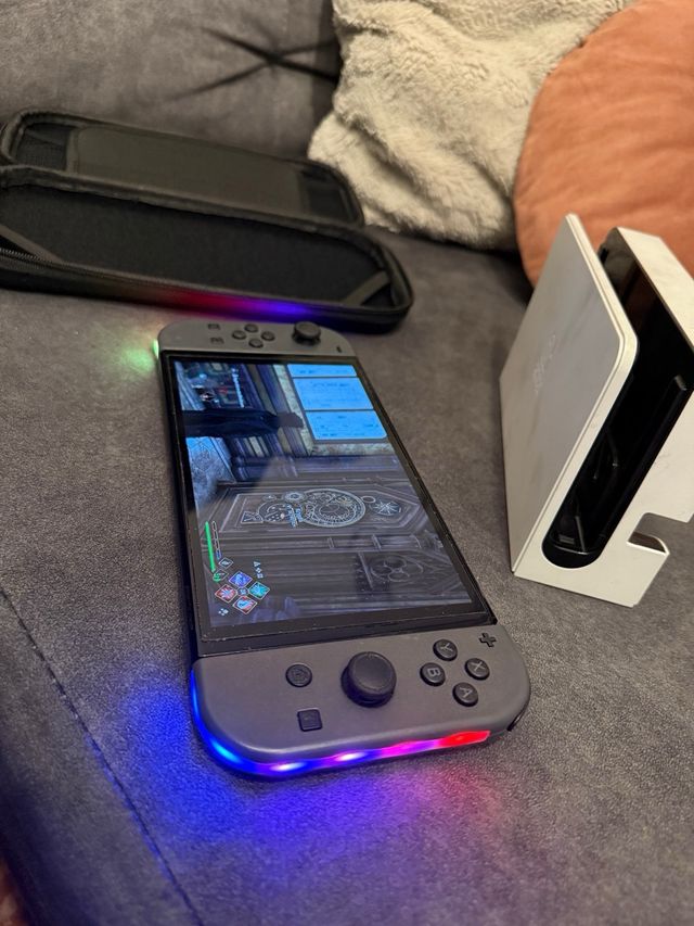 Nintendo Switch Oled con 4 juegos funcionales