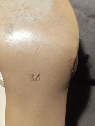 Zapatos beige tacón