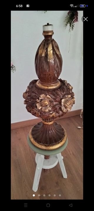 Lámpara madera tallada dorada