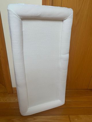 Cuna Micuna + colchón y sábanas