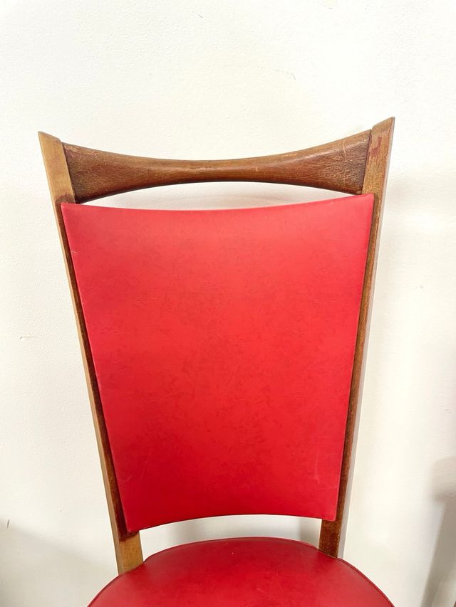 4 Sillas Mid Century rojas a restaurar.