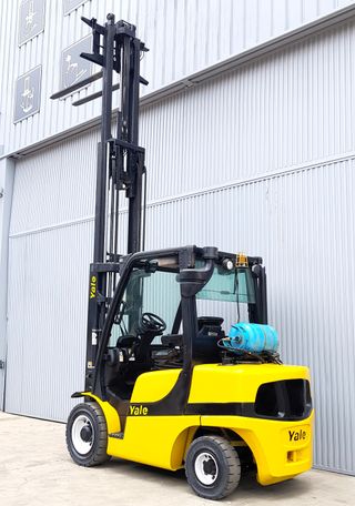 CARRETILLA ELEVADORA GAS 3.500KG TRIPLE SEMINUEVA