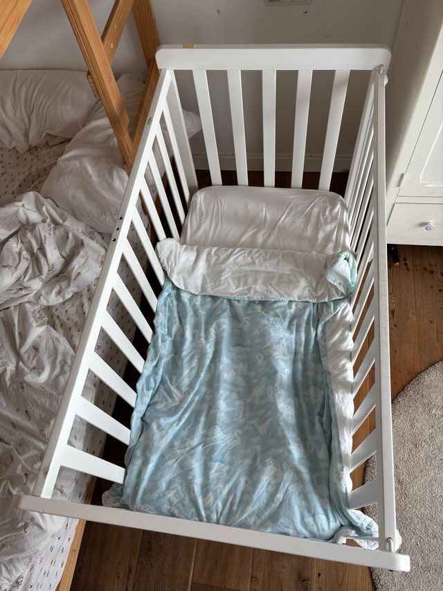 CUNA MICUNA NORDIKA 120x60x96 con colchón, sabanas