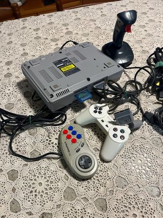PlayStation 1 (Sony) con accessori