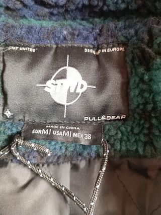 Cazadora cuadros pullandbear 
