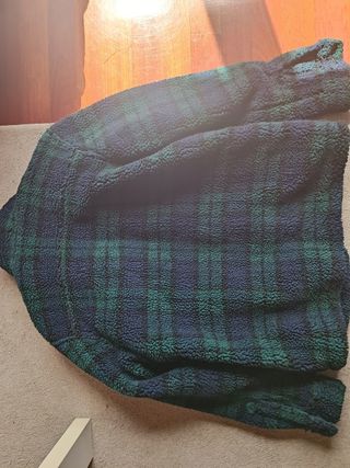 Cazadora cuadros pullandbear 