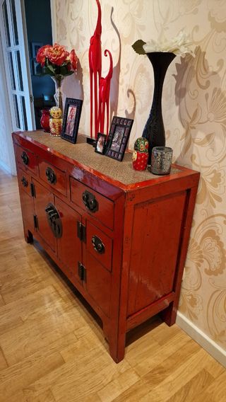 Aparador chino rojo antiguo