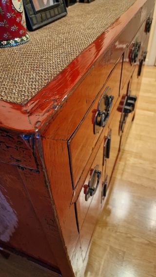 Aparador chino rojo antiguo