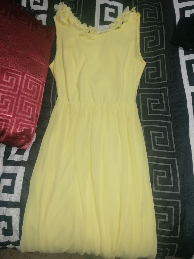 Vestido amarillo sin mangas