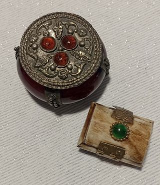 Joyeros antiguos con piedras