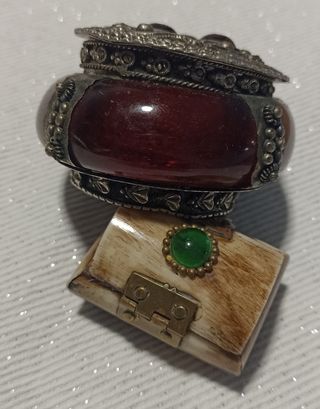 Joyeros antiguos con piedras