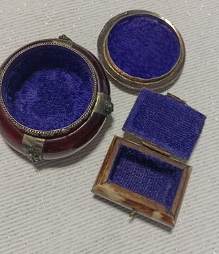 Joyeros antiguos con piedras