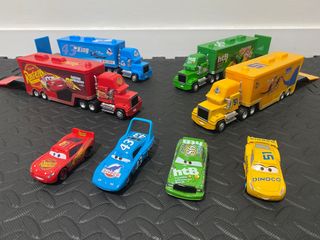 Coches y camiones metalicos de Cars