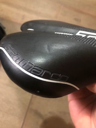 Sillín de triatlón cómodo marca sanmarco