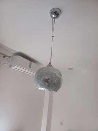 2 lampade e 1 asta per tende con accessori