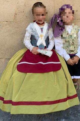 Traje alicantina mudar 