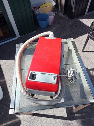 AEG Vampyr 4002 aspirapolvere super vintage c1973 