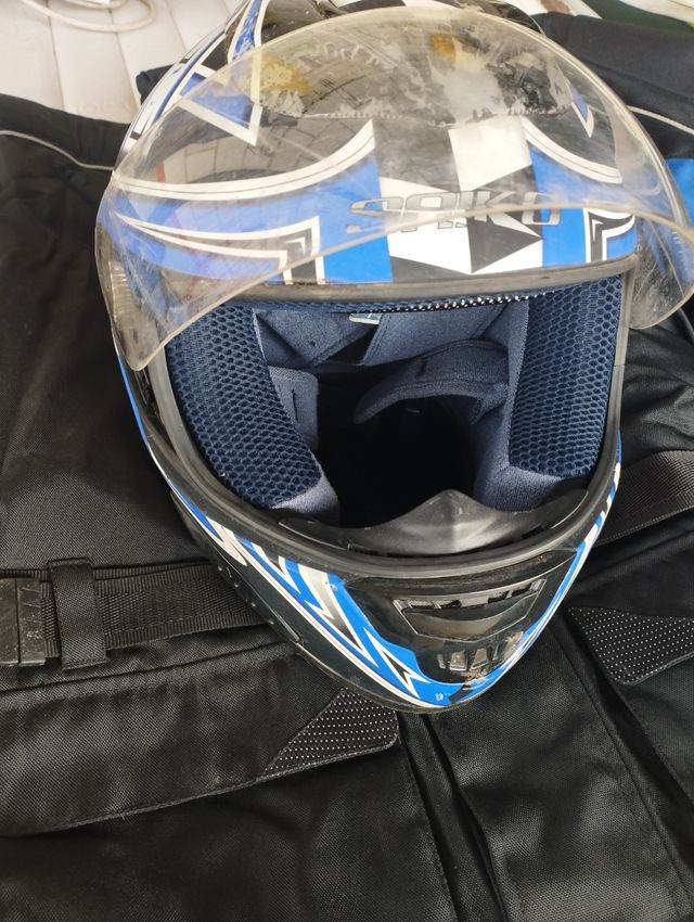 Casco y cazadora moto SAIKO