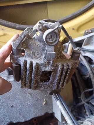 Pinza trasera izquierda mini r53