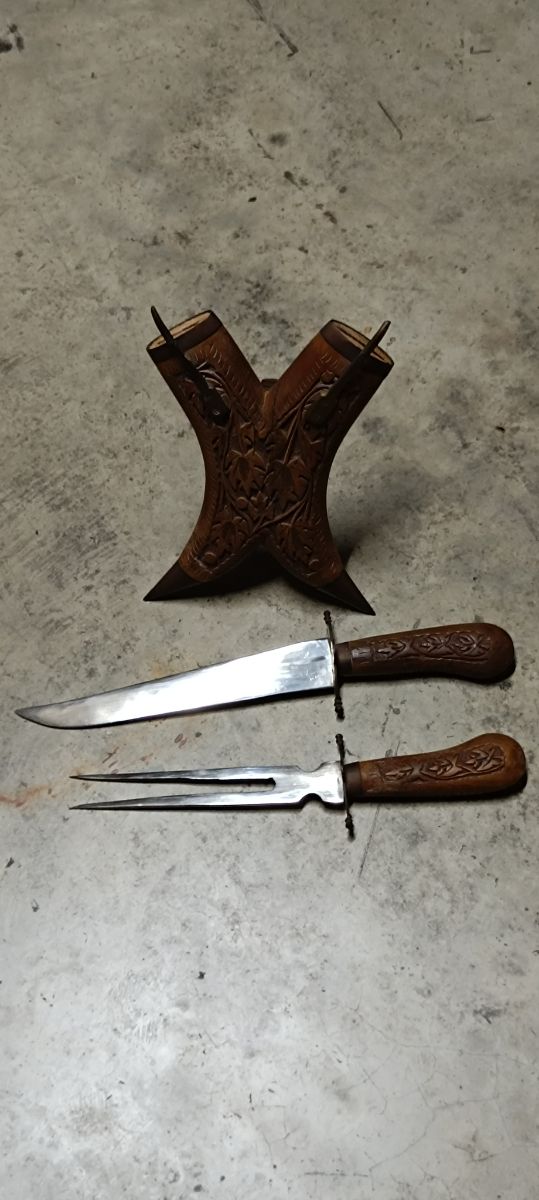 Cuchillo India madera tallada