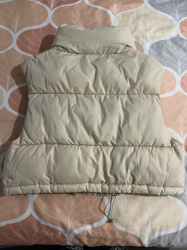 Chaleco acolchado corto