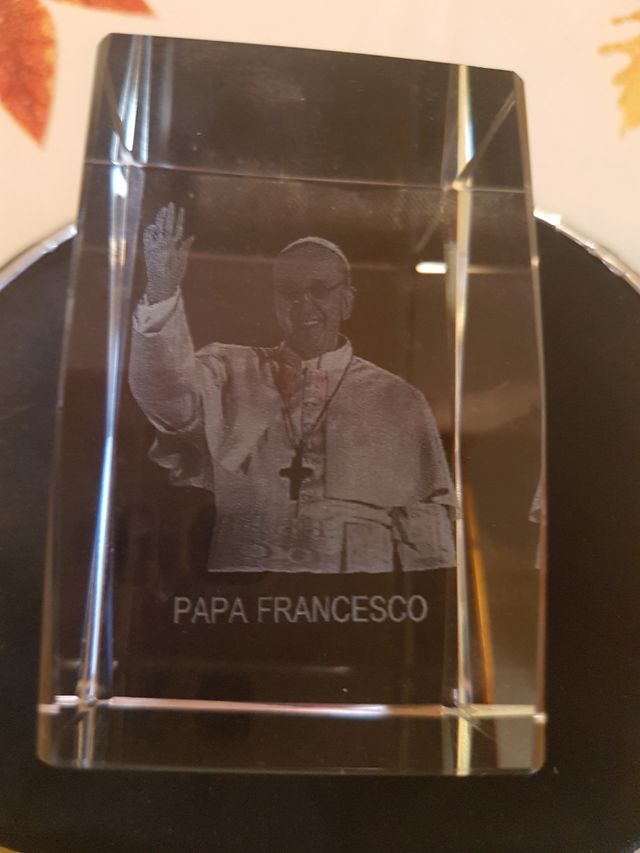 Cubo in vetro Papa Francesco