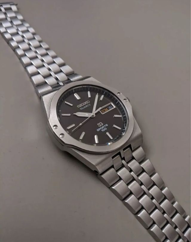 Orologio Seiko SQ 100 Quartz Sports 8229 con Scatola Originale