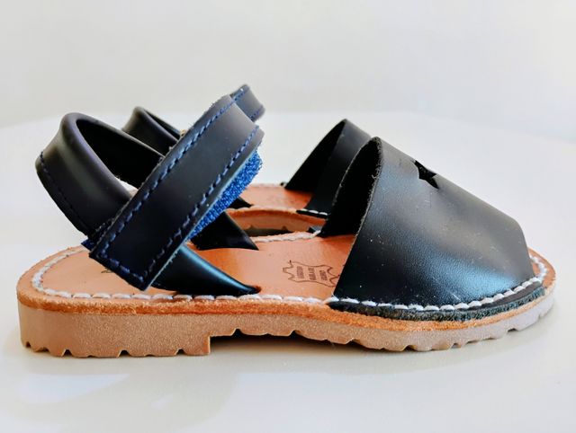 Talla 26 sandalia menorquina infantil