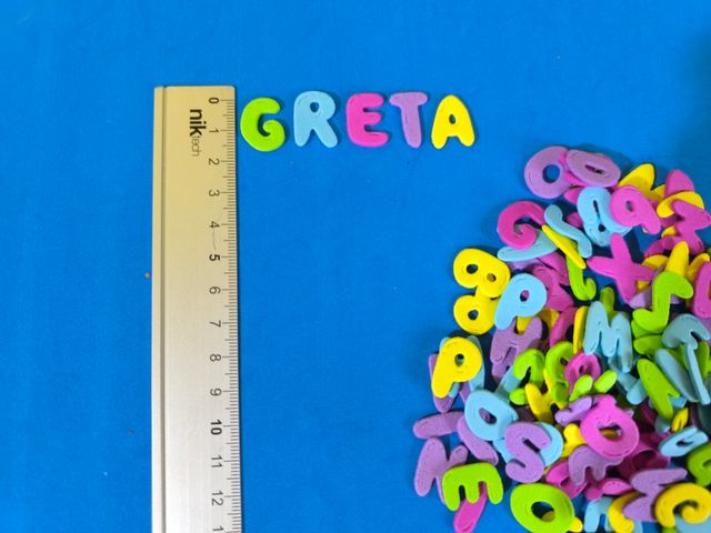 Alfabeto in gomma eva colorata