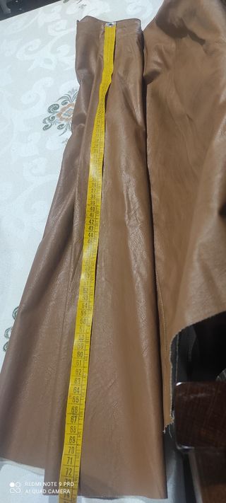 Gonna midi in similpelle