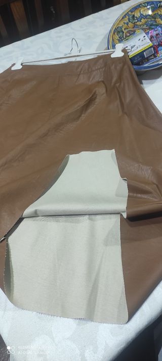 Gonna midi in similpelle