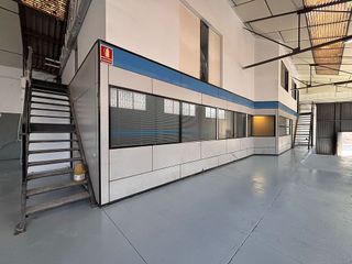 Nave industrial en venta en Can Tiana en Ripollet