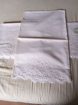 Asciugamani ricamo cotone bianco num 6