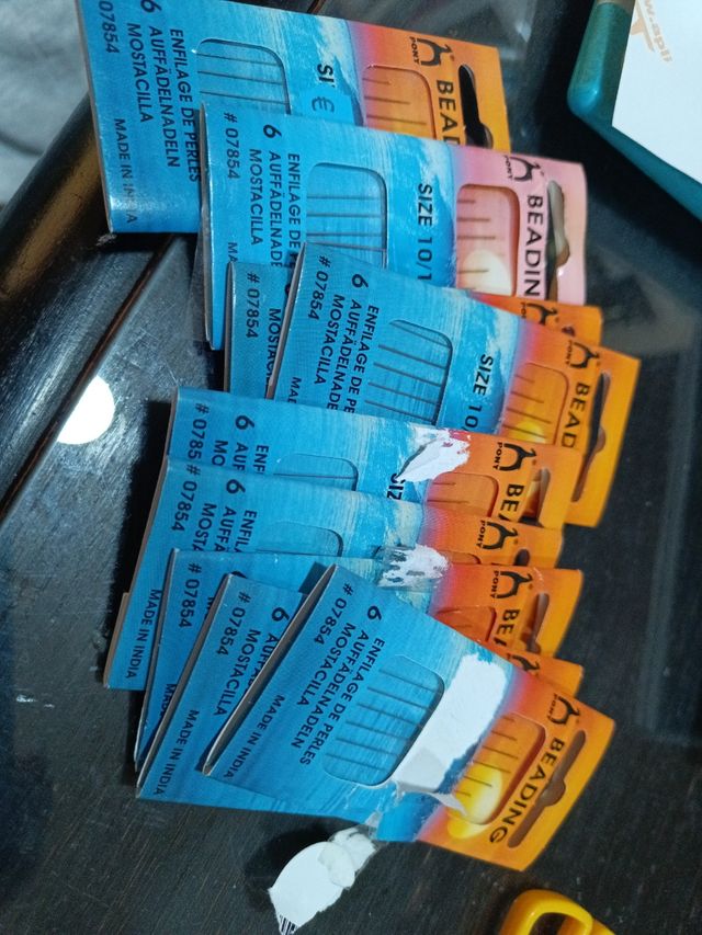 ALFILERES  Y AGUJA COSER MANO