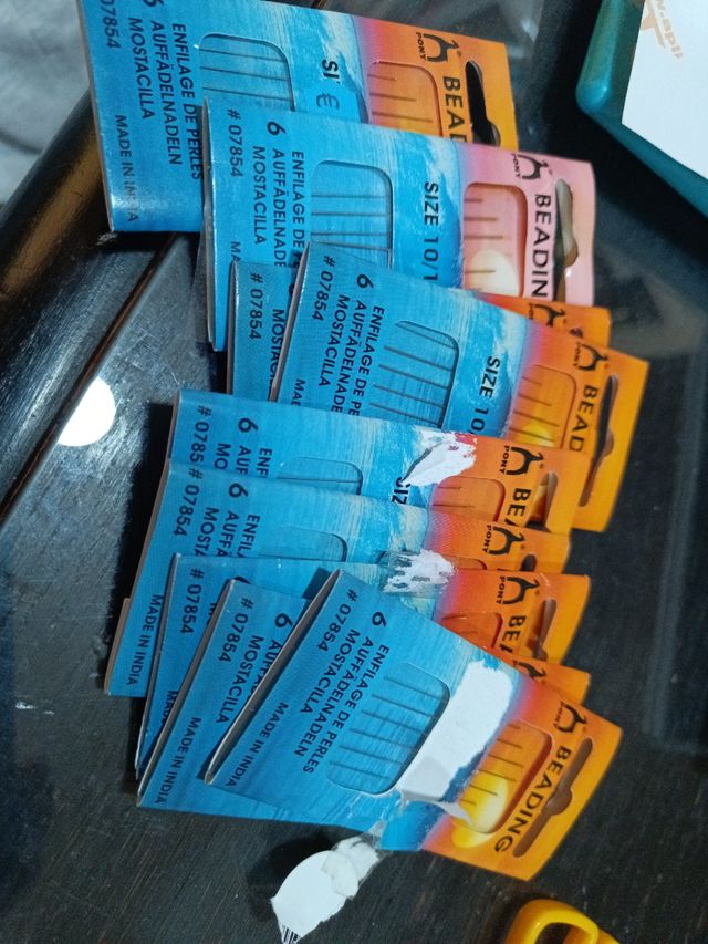 ALFILERES  Y AGUJA COSER MANO