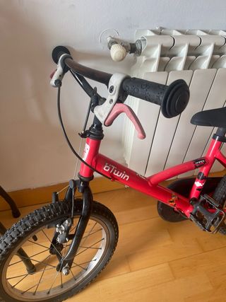 Bicicleta BTwin 16" roja