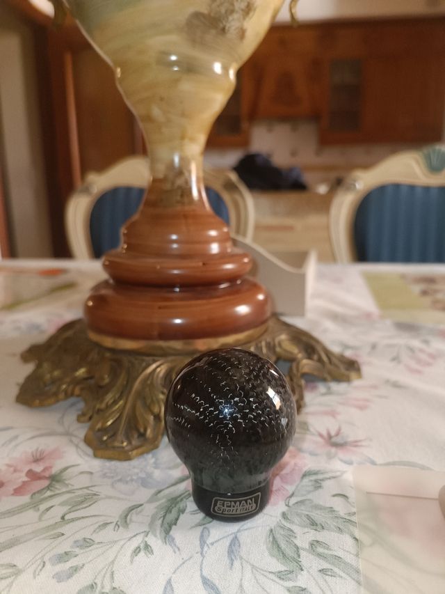 Pomo Coche Carbono Universal