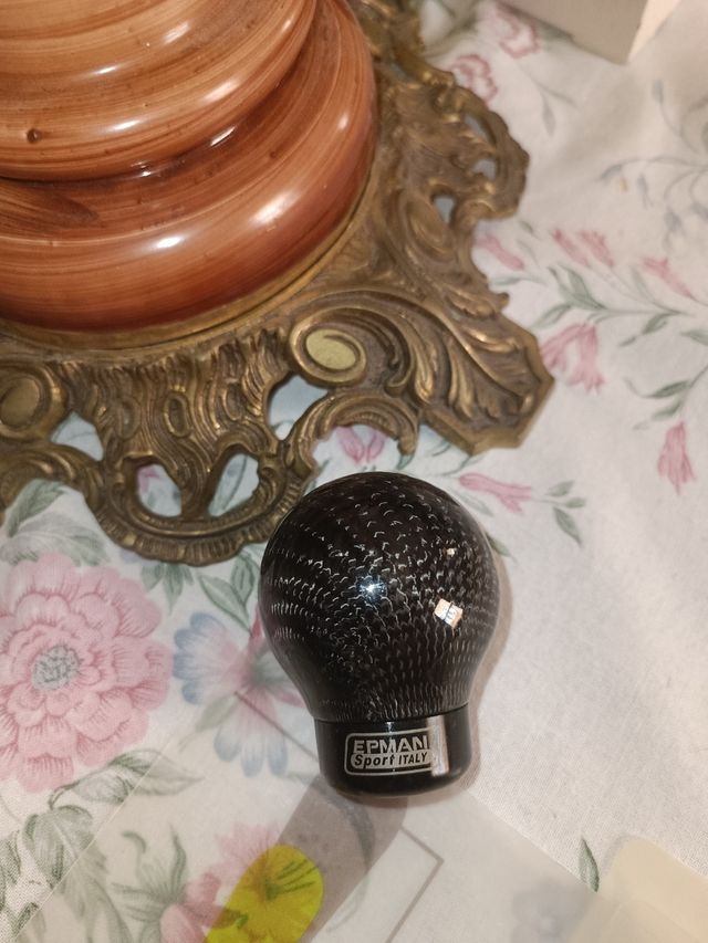 Pomo Coche Carbono Universal