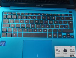 Portátil ASUS azul