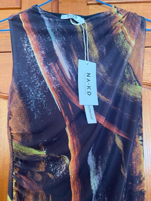 Vestido largo nuevo con etiqueta NA-KD