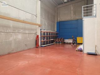 Nave industrial en venta en Velilla de San Antonio