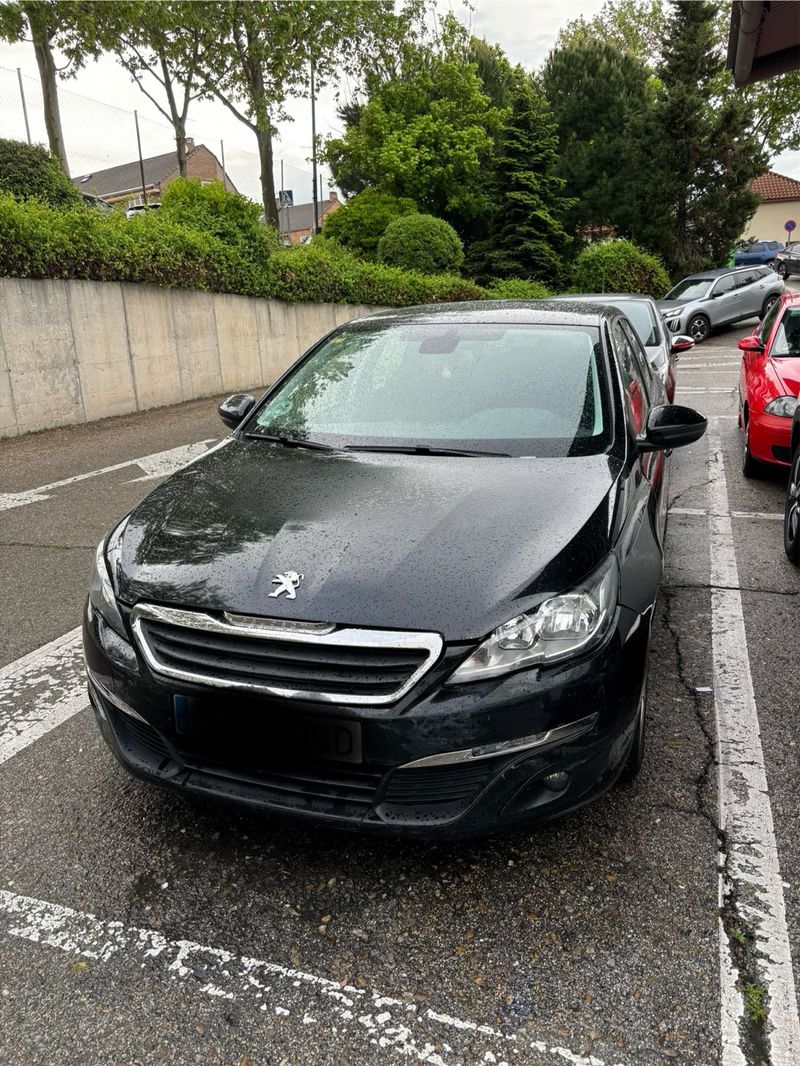 Peugeot 308 2015 - foto 1