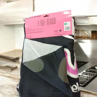 Toalla Kuromi Sanrio microfibra Tamaño: 70x140cm