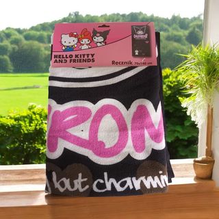 Toalla Kuromi Sanrio microfibra Tamaño: 70x140cm