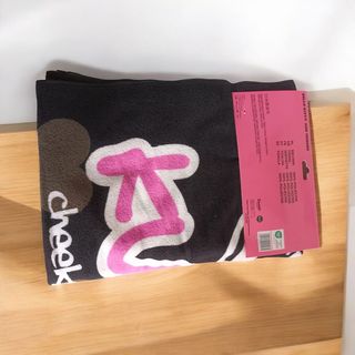 Toalla Kuromi Sanrio microfibra Tamaño: 70x140cm